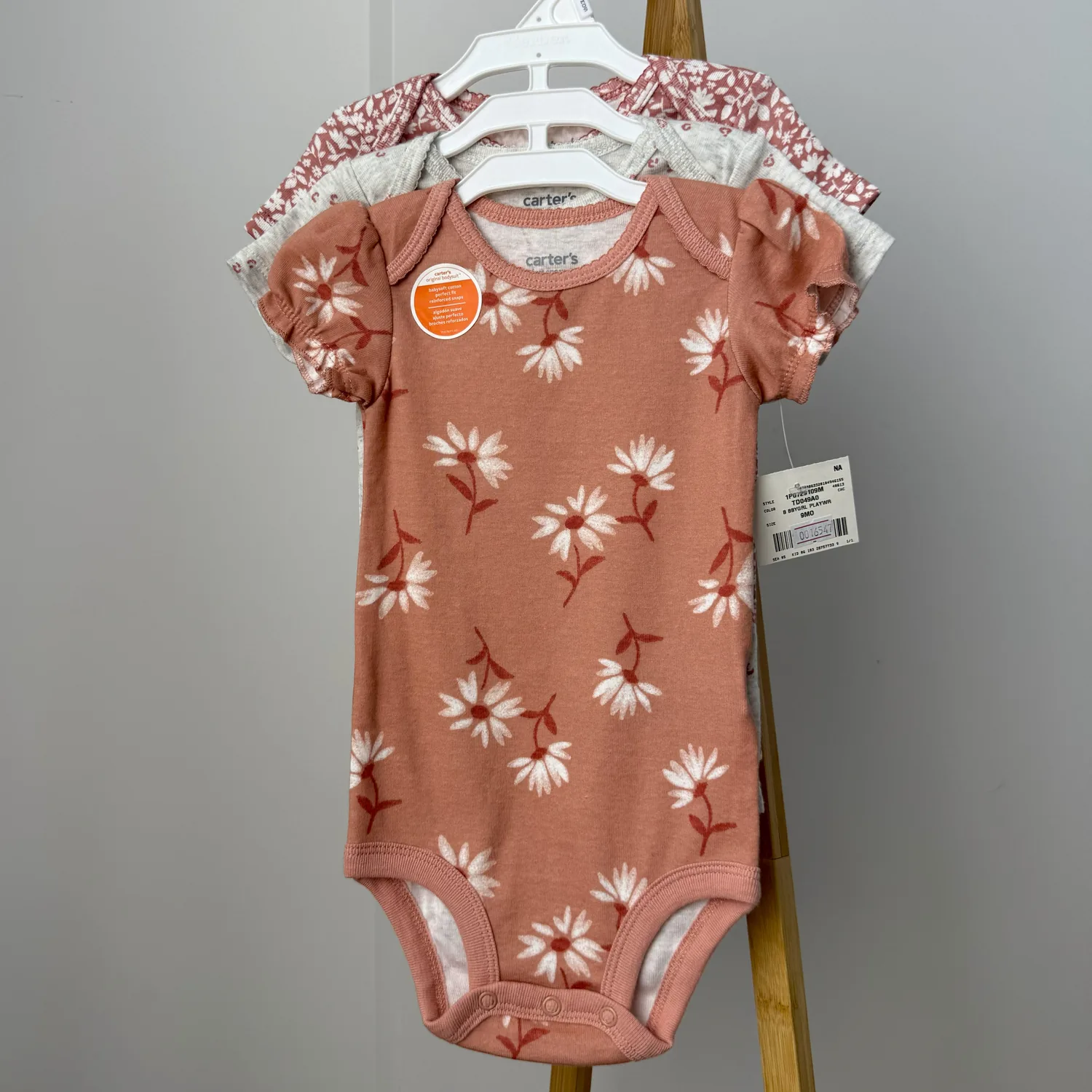 Комплект з трьох боді на короткий рукав від Carter's - Зображення 2