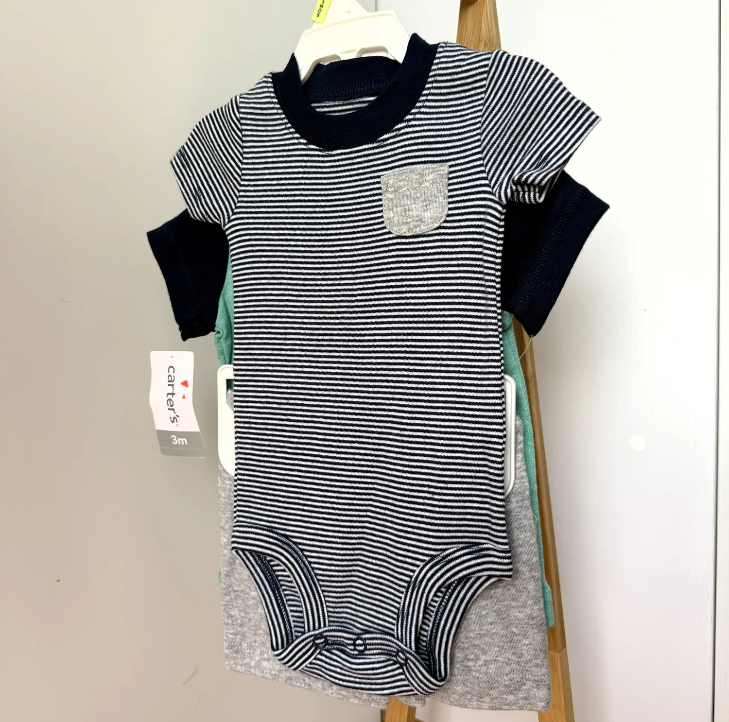 Комплект 3в1 футболка+боді+шорти від Carter's - Зображення 3